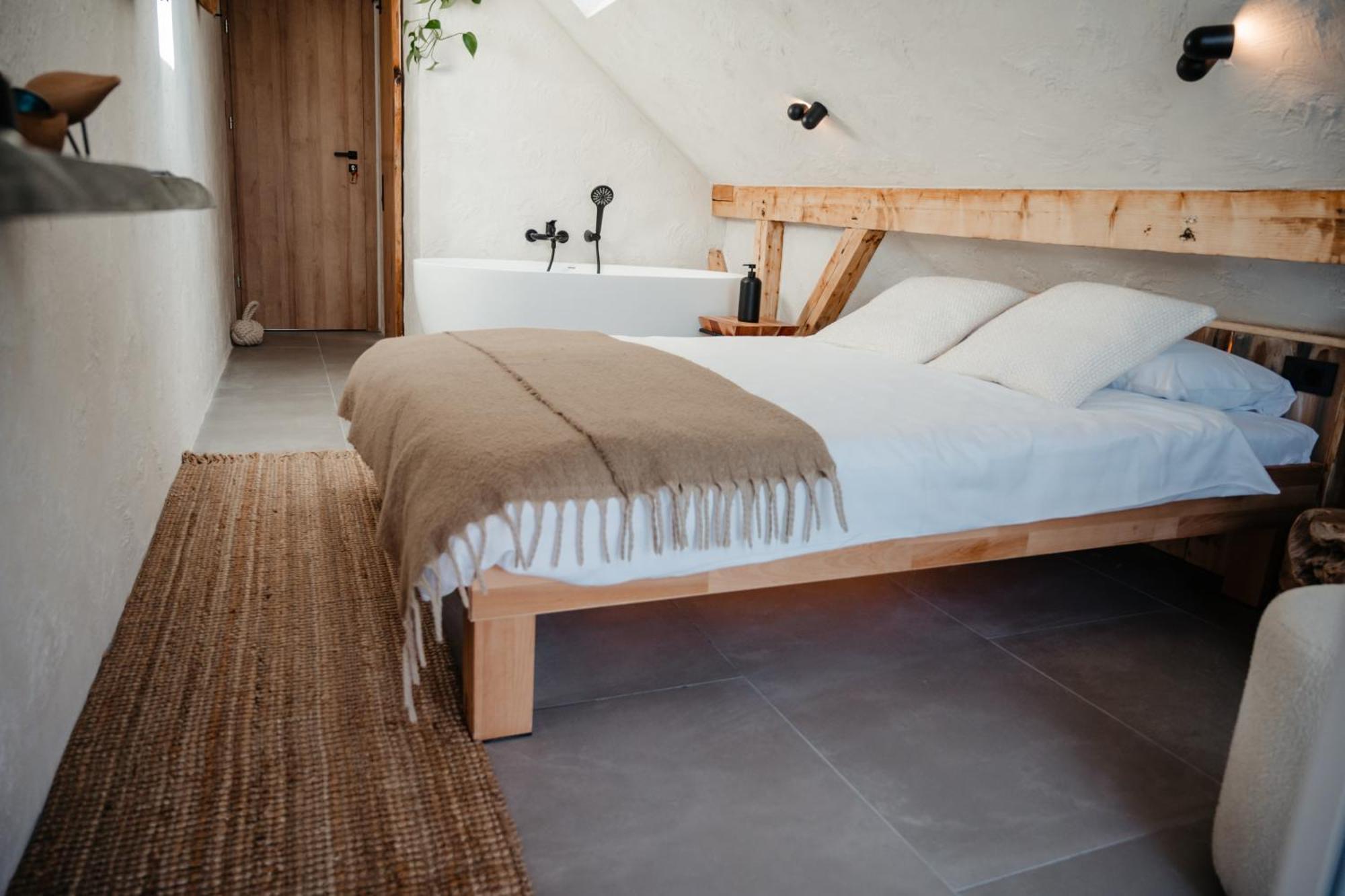 Shard Boutique Hotel-Adult Only Braşov Exterior foto