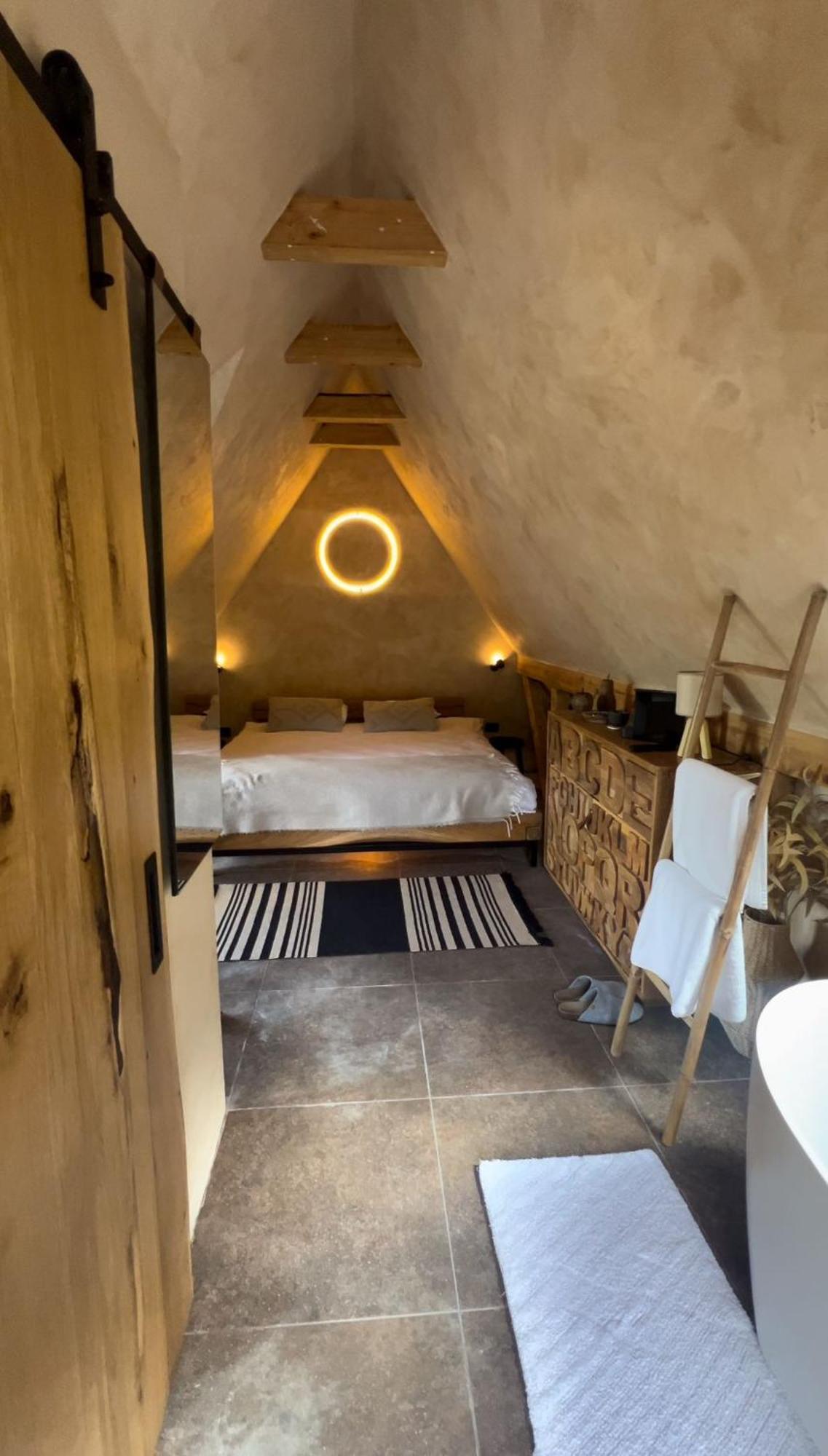 Shard Boutique Hotel-Adult Only Braşov Exterior foto