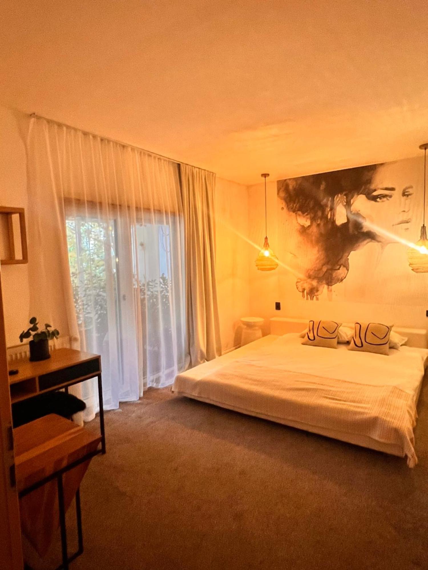 Shard Boutique Hotel-Adult Only Braşov Exterior foto